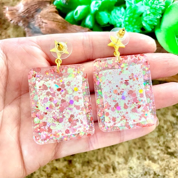 Tiana’s Place Acrylic Earrings - Picture 4 of 4